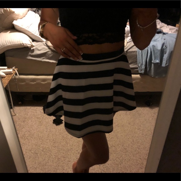TINY STRIPPED SKIRT 👗 - Picture 5 of 5
